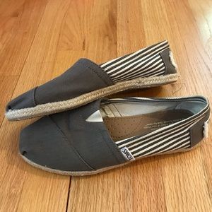 Grey and White Striped Toms!